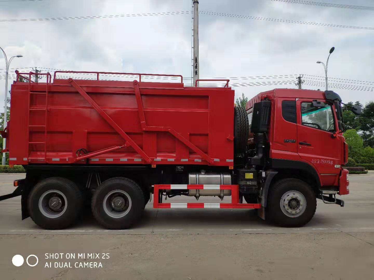 驕陽(yáng)似火、成龍威再創(chuàng)輝煌